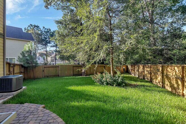 Building Photo - 222 Cheswood Forest Pl