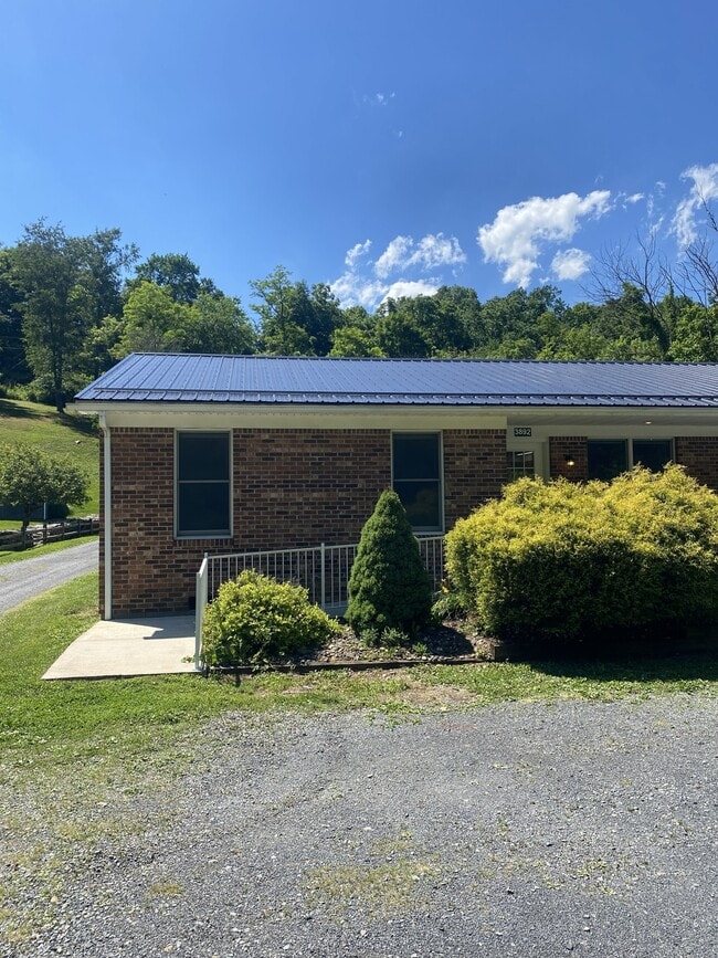 Building Photo - 3892 New Creek Hwy