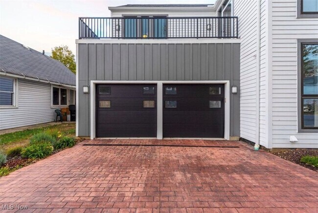 Building Photo - 1926 W 52nd St