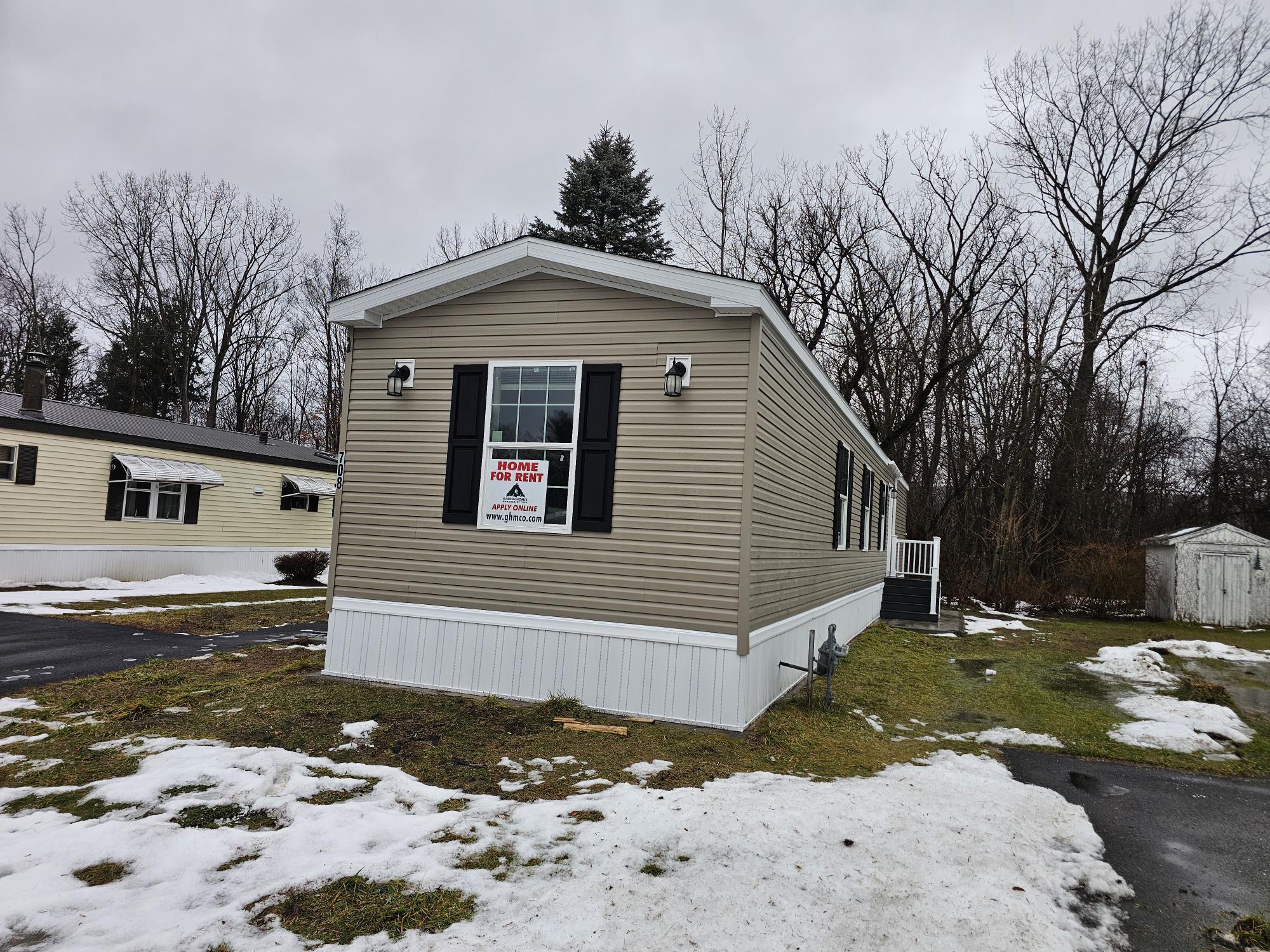 Building Photo - 708 Maple Dr