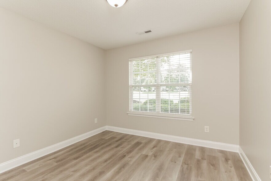 Building Photo - 409 Funderburk Rd