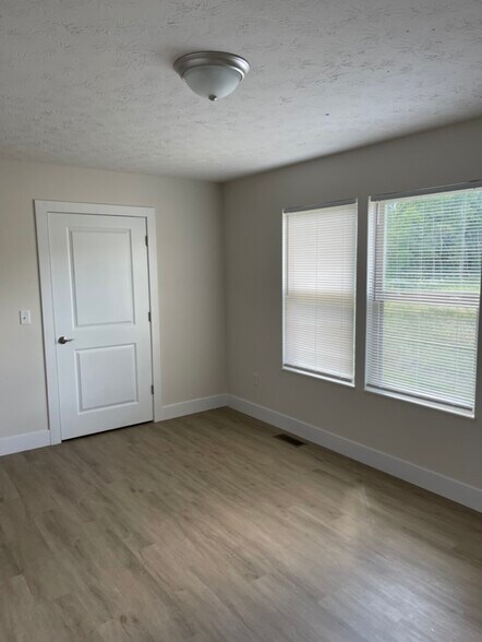 Building Photo - 4231 Otter Creek Dr