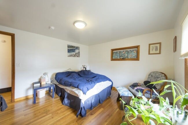 Building Photo - 117 N Butz St