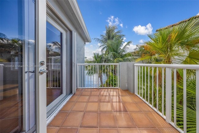 Building Photo - 21025 NE 31st Ave