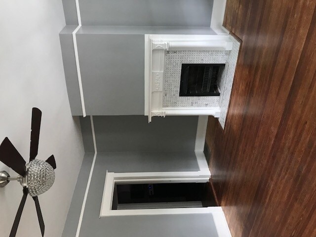 Building Photo - 900 E Park Ave