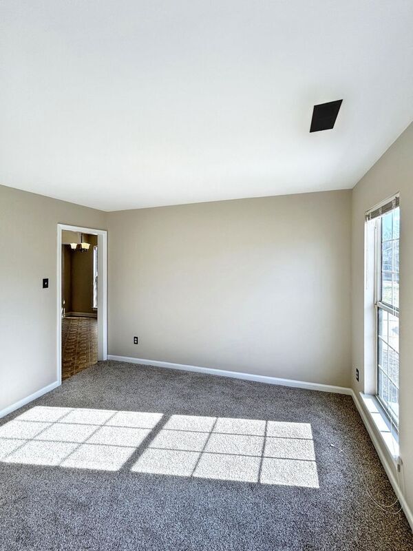 Building Photo - 6005 Almond Creek N Ln