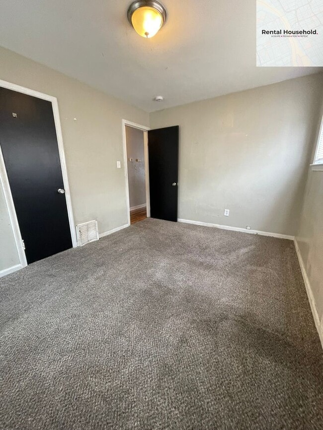 Building Photo - Beautiful 4 Bedroom Bungalow