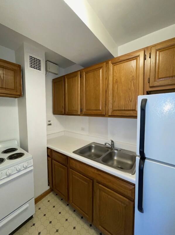 Building Photo - 4180.5 N Marine Dr