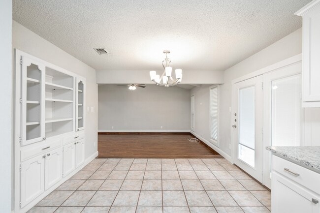 Building Photo - 6728 Fair Meadows Dr