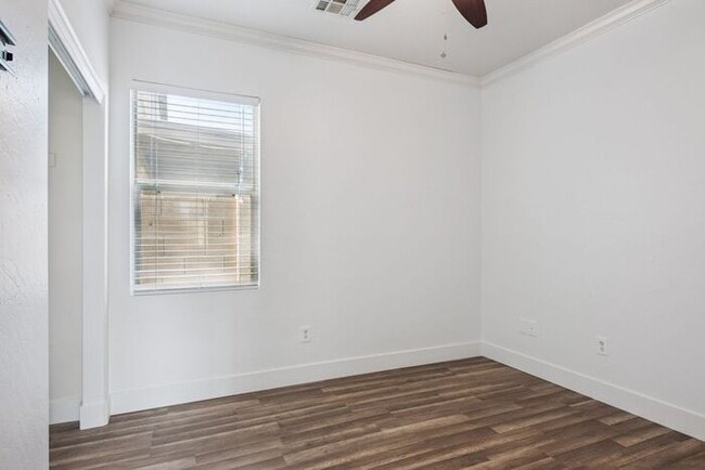 Building Photo - 10614 E Olla Ave