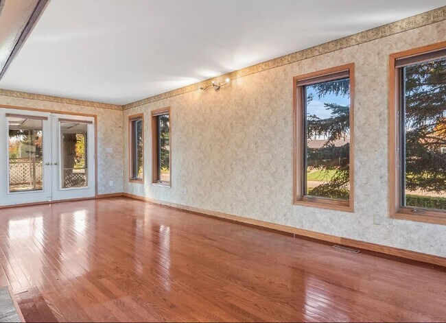 Building Photo - 40 Oakside Dr