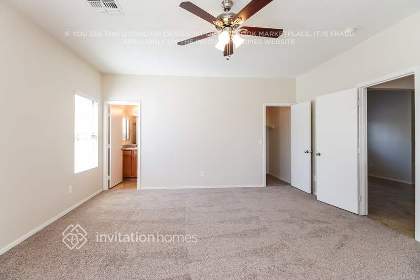 Building Photo - 2757 W San Carlos Ln