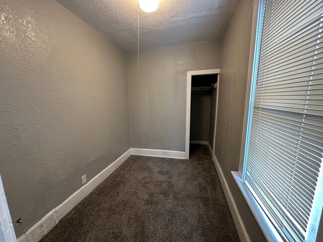 Building Photo - 2541 N 15th St