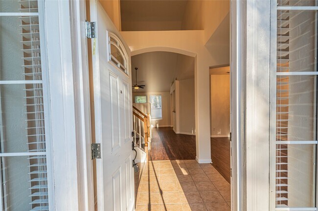 Building Photo - 6303 Faulkner Ridge Dr