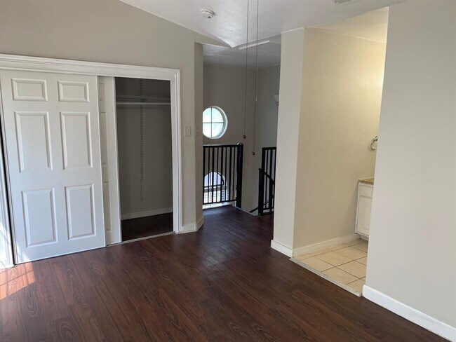 Building Photo - 5114 Bryan St