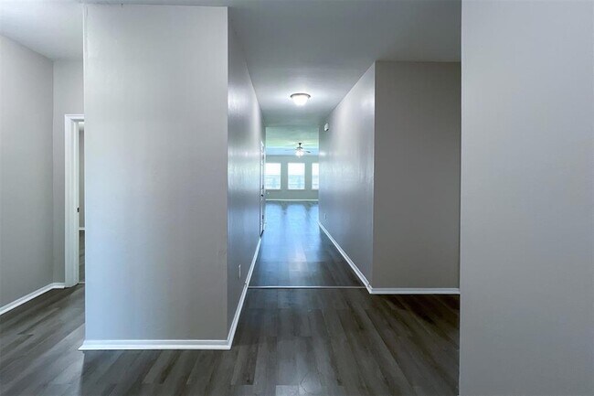 Building Photo - 2928 Cider Mill Ln
