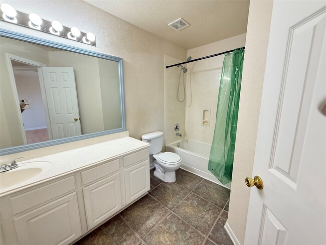 Building Photo - 3118 Creek Bank Ln