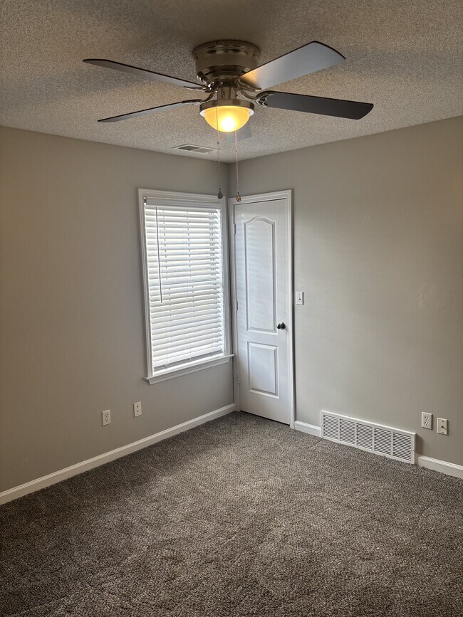 Building Photo - 9150 Cinderhill Cove E