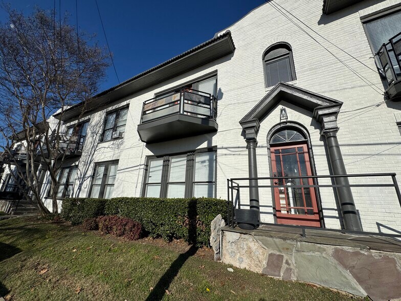 Building Photo - 5305 Reiger Ave