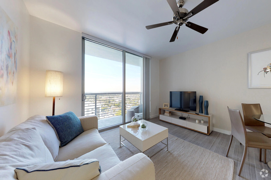 1BR, 1BA - 761 SF - Circ Residences