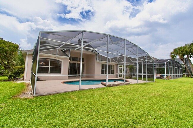 Building Photo - 1707 Golfview Dr