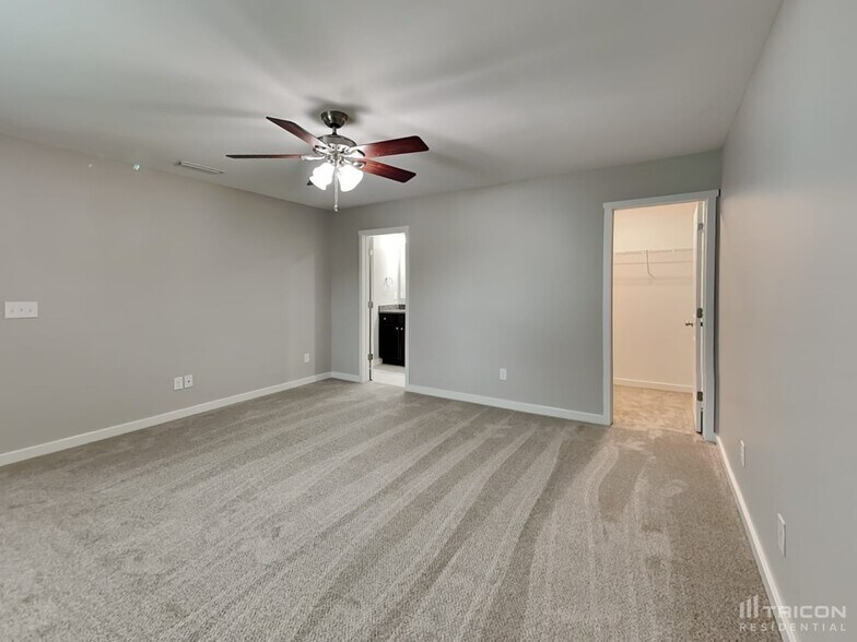 Building Photo - 930 Corvus Ct