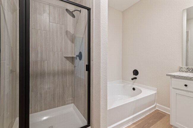 Building Photo - 1027 Rosewood Trl