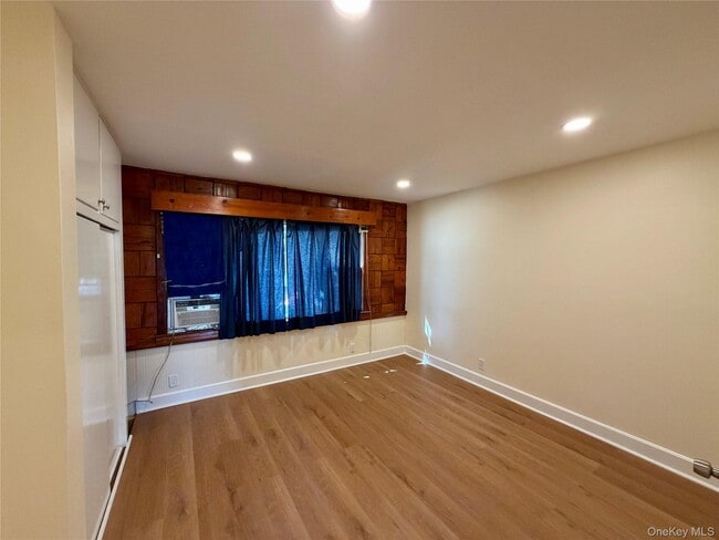 Building Photo - 116 Alexander Ave