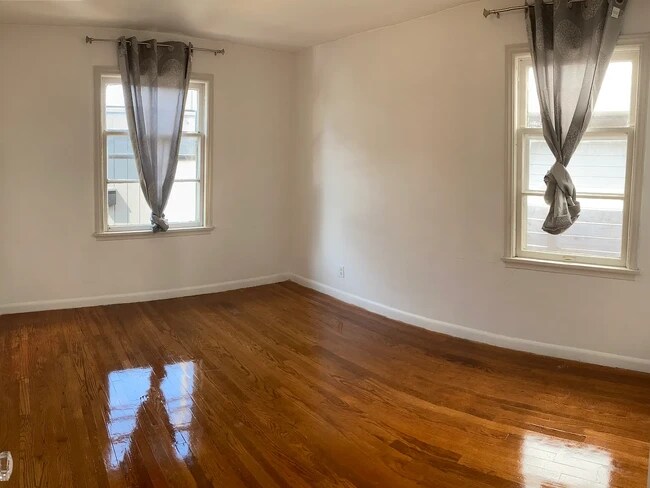 Building Photo - 7737 15th Ave NW