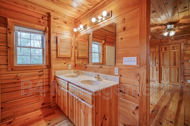 Building Photo - 336 Dancing Water Dr