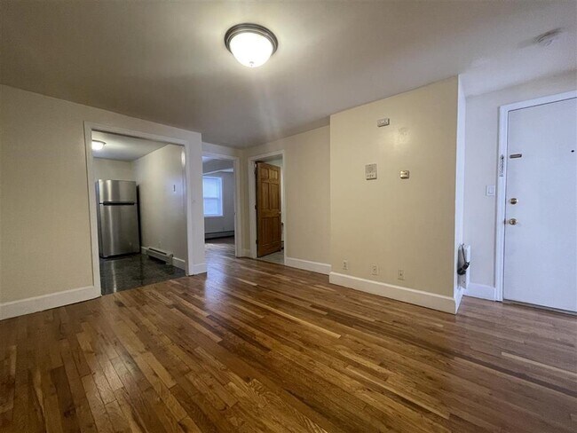 Building Photo - 204 Christopher Columbus Dr