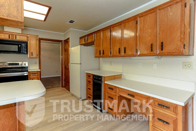 Building Photo - 1905 Elk Trail