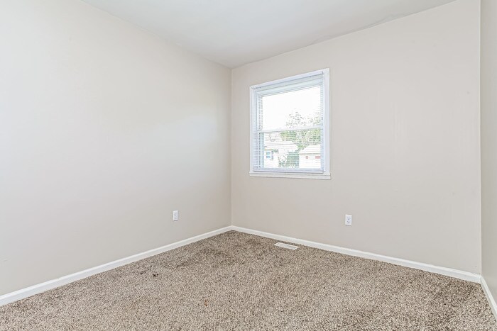 Building Photo - 2557 Berthbrook Dr