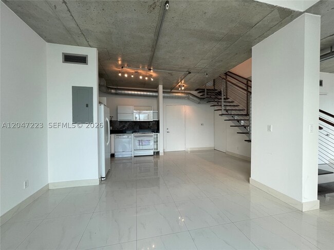Building Photo - 690 SW 1st Ct