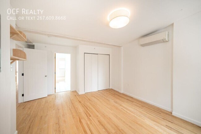 Building Photo - 711 W Thompson St