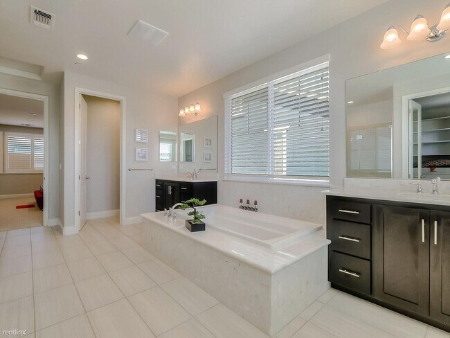 Building Photo - 33451 Bronco Loop