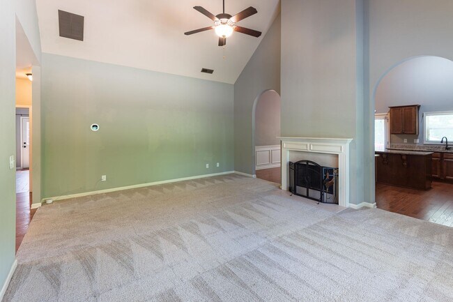 Building Photo - Private 4BR Home on Acreage with Pool and Hot Tub Near Downtown Senoia