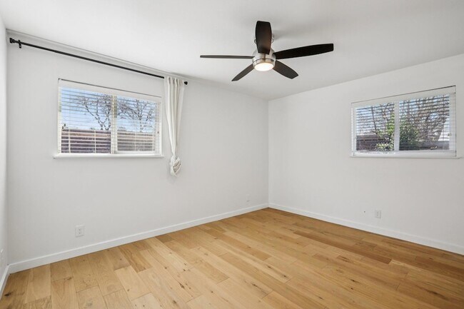 Building Photo - 7205 Twisted Oaks Dr