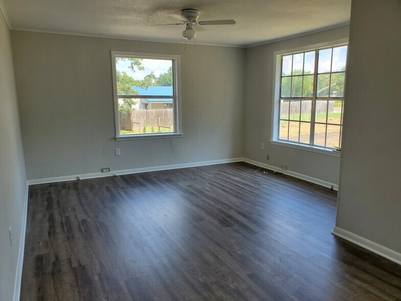 Building Photo - 8240 TX-154