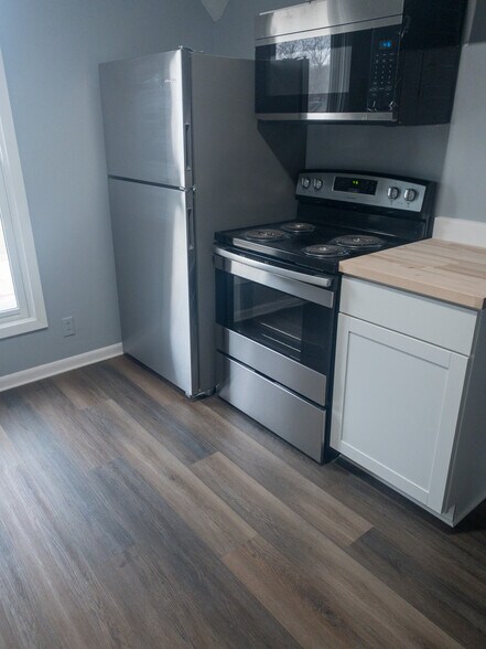 Kitchen - 2202 S Warren St