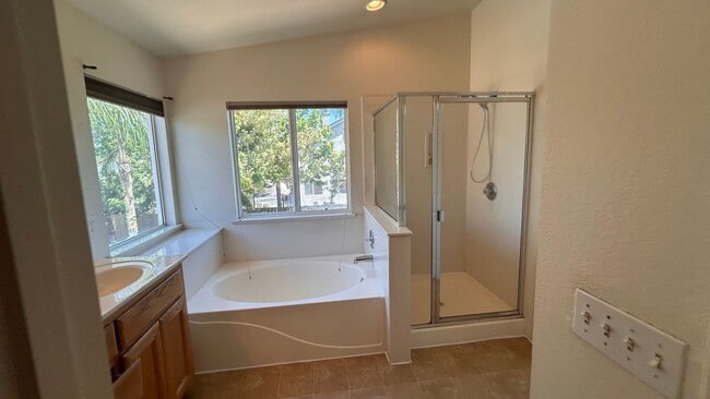 Building Photo - 4108 Imagine Ct
