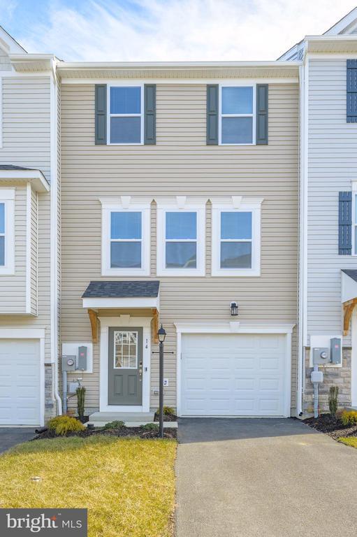 Building Photo - 14 Trotting Rd