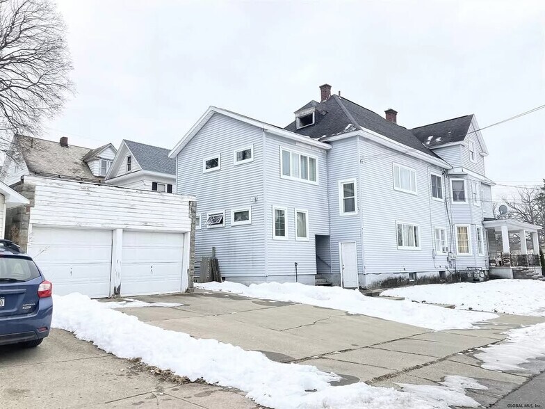 Building Photo - 901 Nott St