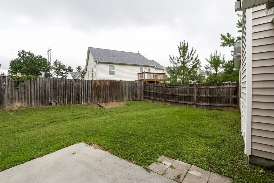 Building Photo - 345 Breeze Mdw