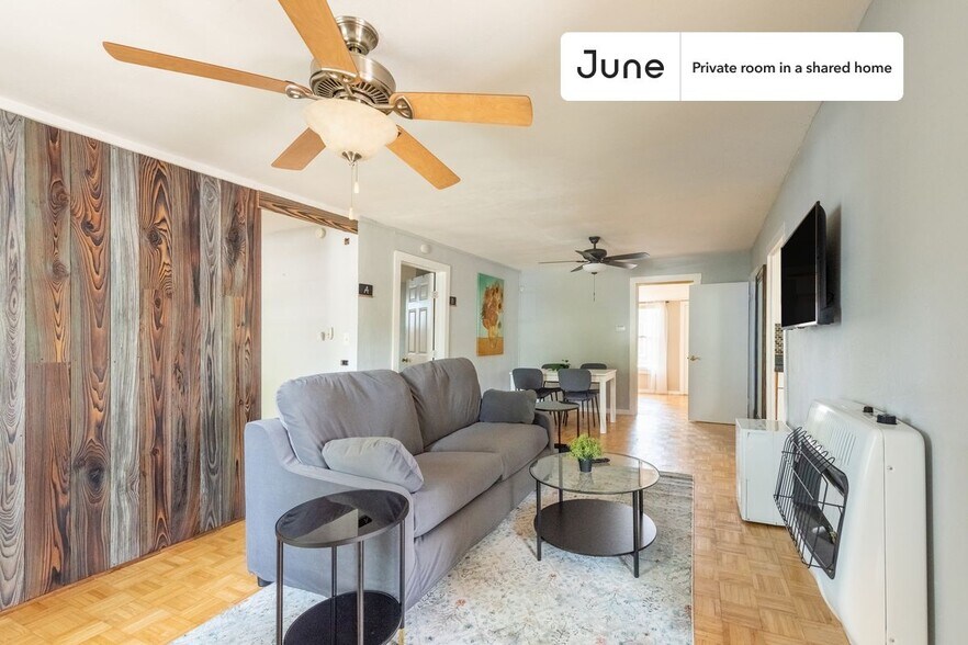 Building Photo - Room in Shared 3 bed/2 bath home