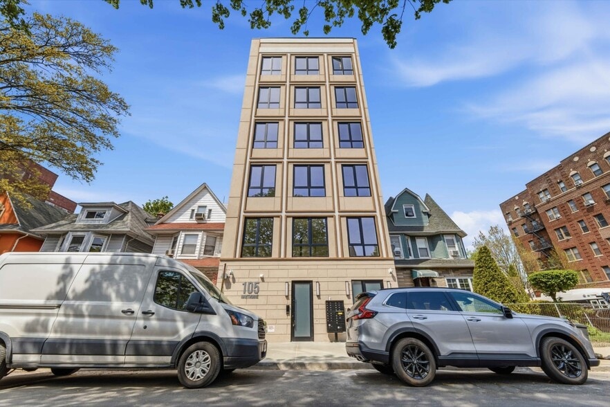 Building Photo - 105 Hawthorne St
