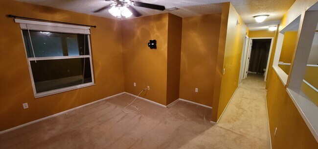 Building Photo - 1324 Franford Dr
