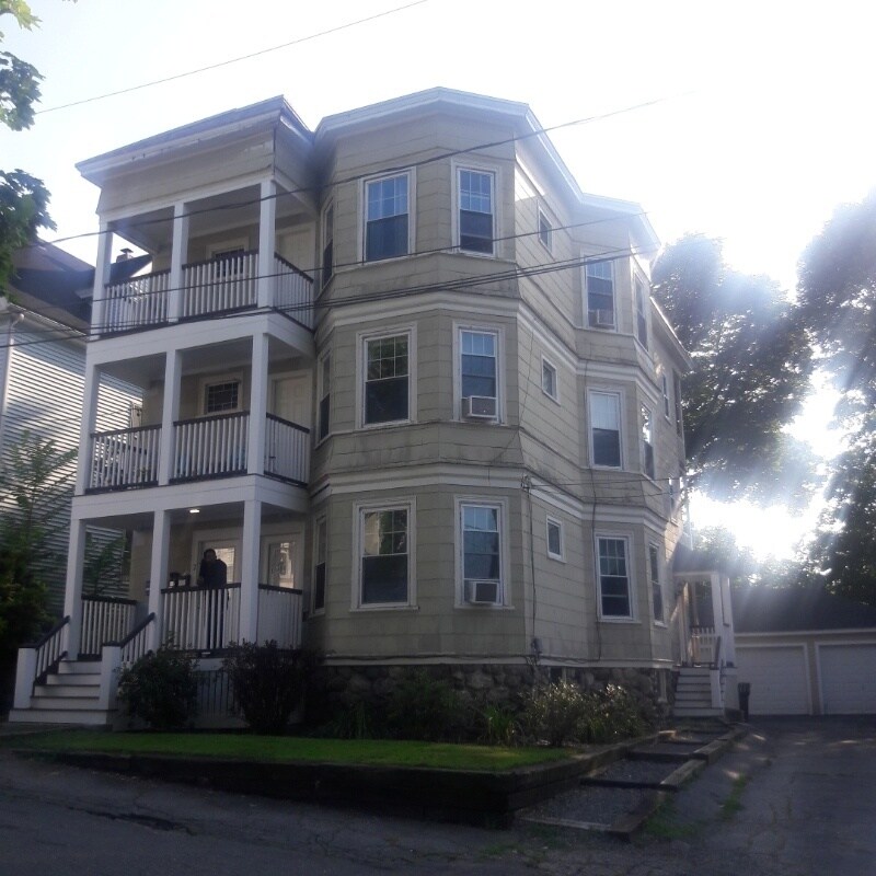 Building Photo - 5-7 Abbott St