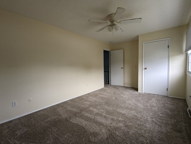 Building Photo - Cozy 2BR, 1 BA Townhome in Aurora!