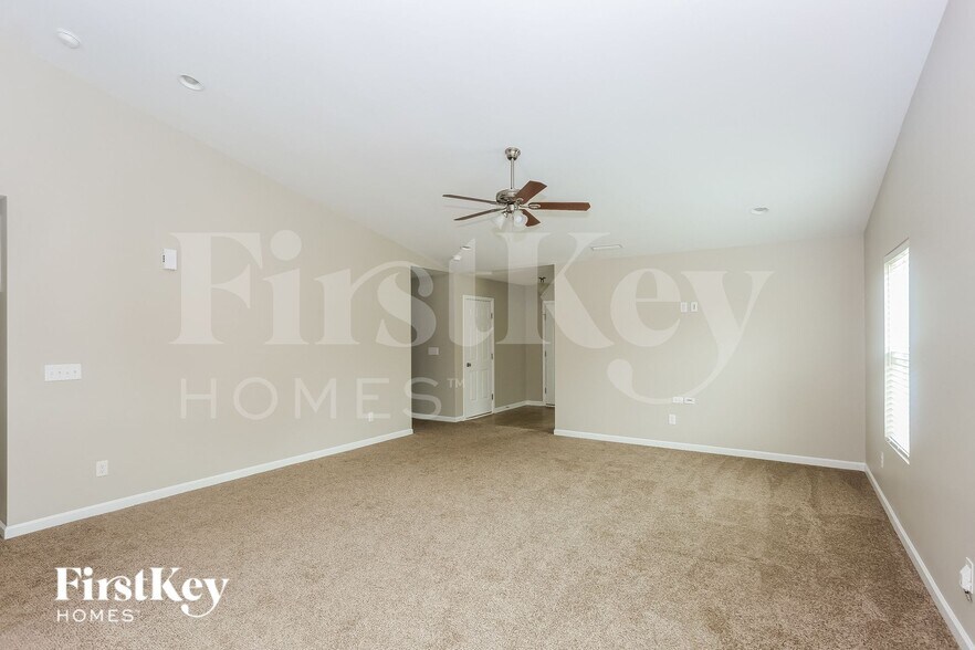 Building Photo - 875 Pointe Andrews Drive